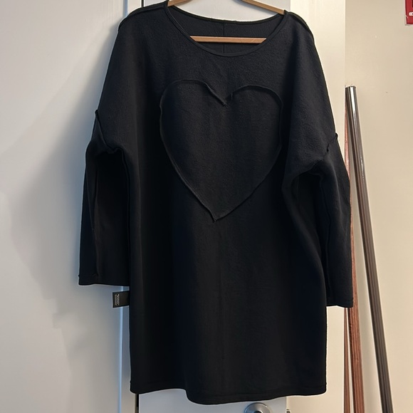 Black Heart Embossed Women's Top - Picture 6 of 11